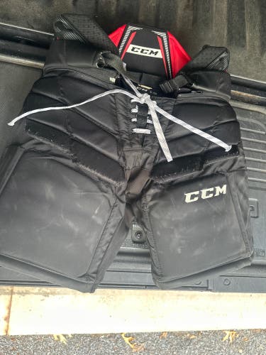 Intermediate Small CCM 1.9 Hockey Goalie Pants (Used)