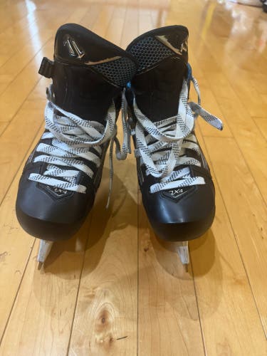 2024 True Catalyst 7x4 Hockey Goalie Skates Regular Width Size 5 (Used)