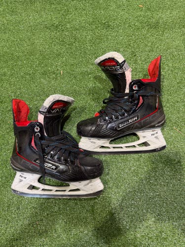 Intermediate Bauer S21 Vapor Velocity (SMU) Hockey Skates | Size 4.5, Fit 1