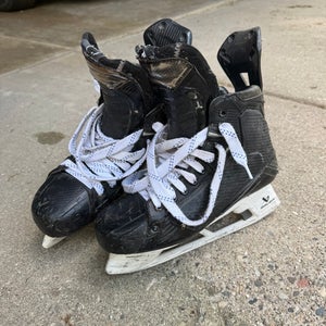 2022 Bauer Supreme Mach Hockey Skates Regular Width Pro Stock 9.5 (Used)