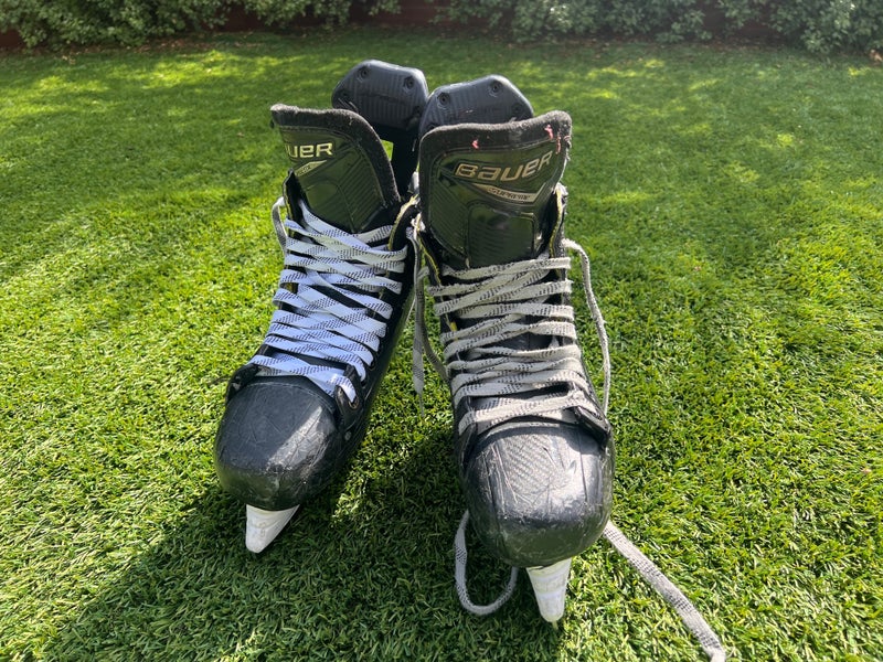 Black 2009 Bauer Supreme Hockey Skates 9 (Used)