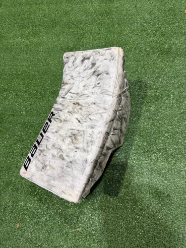 Senior Bauer Supreme Shadow Regular Goalie Blocker