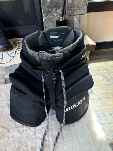 Intermediate Medium Bauer Elite Hockey Goalie Pants (Used)