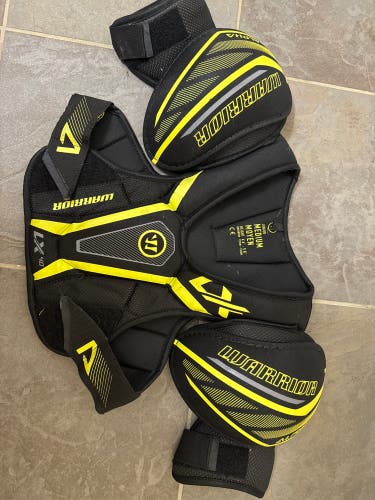 Men's Medium Junior Warrior Alpha LX 40 Shoulder Pads (Used)