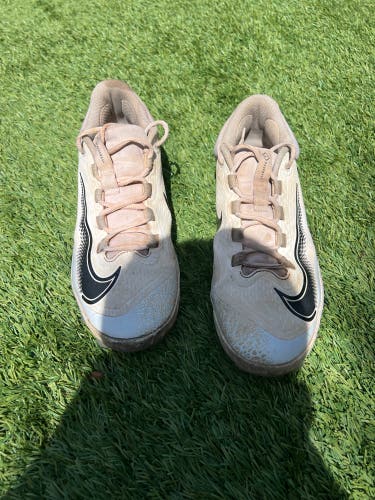 White Men's Size M 9.0 (W 10.0) Adult Nike React Low Top Molded Cleats (Used)