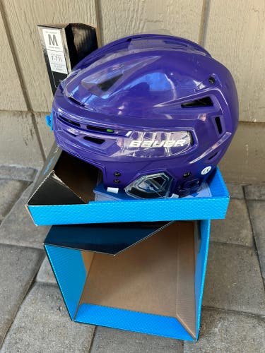 Medium Bauer Re-Akt 155 Helmet (New)