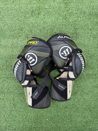 Senior Medium Warrior Alpha Pro Elbow Pads (Used)