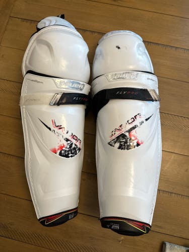 Senior Bauer Vapor Flypro 15" Shin Pads (Used)
