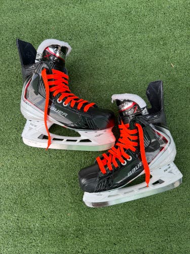 Intermediate Bauer Vapor XLTX Hockey Skates | Size 6.5