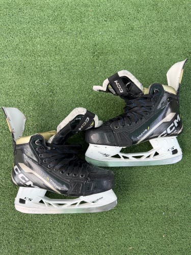 Senior CCM AS-V Hockey Skates | Size 8.5 (Wide)