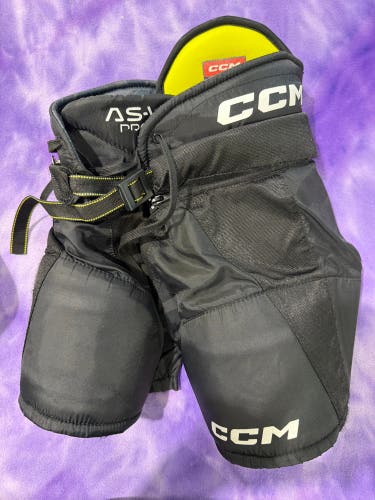 Black Youth Medium CCM AS-V Pro Hockey Pants (Used)