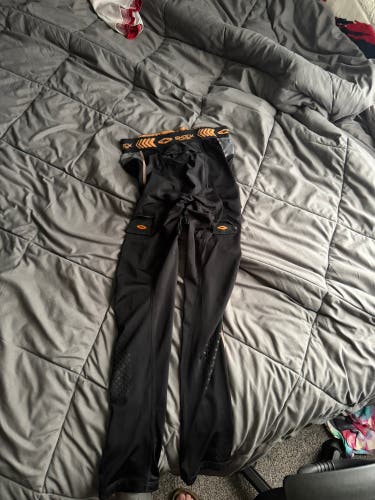 Black Medium Boys Shock Doctor Compression (Used)