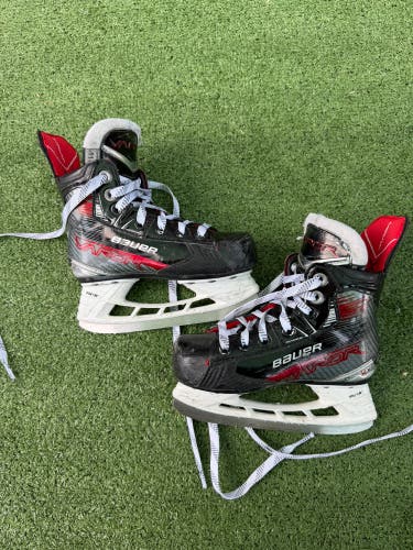 Youth Bauer Vapor XLTX Pro+ Hockey Skates Regular Width 11.5 (Used)