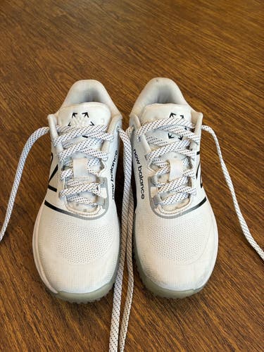 White Kids 4 1/2 Y (Big Kids / Youth) Youth New Balance Low Top Turf Cleats (Used)