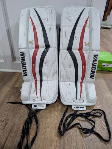 Vaughn Velocity V6 700 Goalie Leg Pads — 24+1.5"