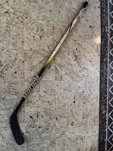 Senior Bauer Vapor Hyperlite 2 Left Hand Hockey Stick P92M 65 Flex (Used)
