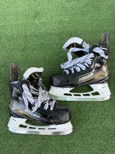 Youth Bauer Supreme Ignite Pro+ Hockey Skates | Size Y13