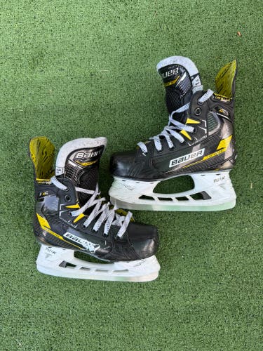 Junior Bauer Supreme M4 Hockey Skates | Size 1.5
