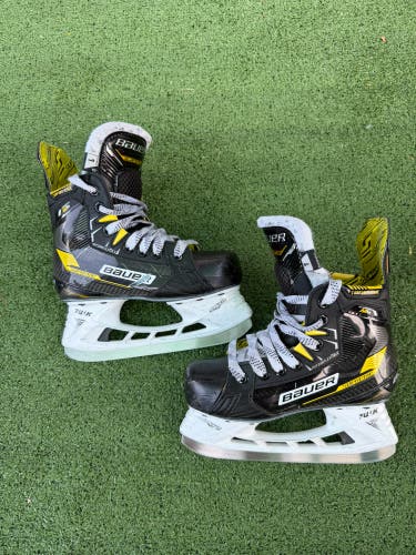 Junior Bauer Supreme M4 Hockey Skates | Size 1