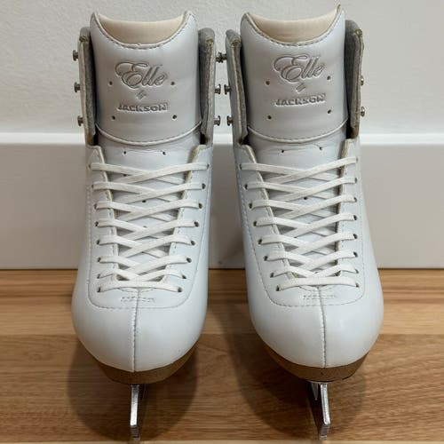 Jackson Ultima Elle FS2131 Girls Misses White Figure Ice Skates Size 3.5 R