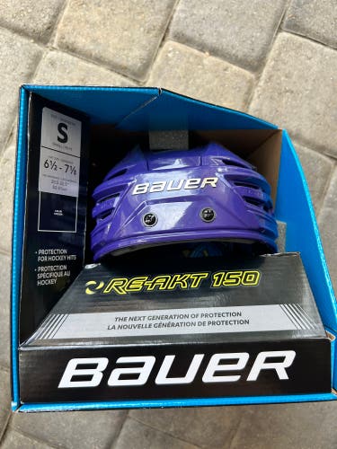 Small Bauer Re-Akt 150 Helmet (New)