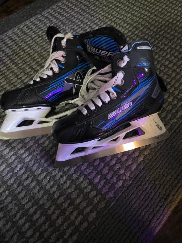 Bauer GSX Hockey Goalie Skates Regular Width Size 3 (Used)