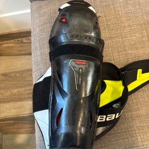 Junior Bauer Vapor Hyperlite 11" Shin Pads (Used)