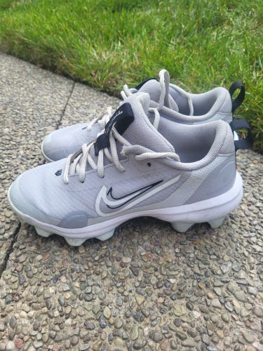 Gray Kid's 4.5Y (Big Kids / Youth) Nike (Used)