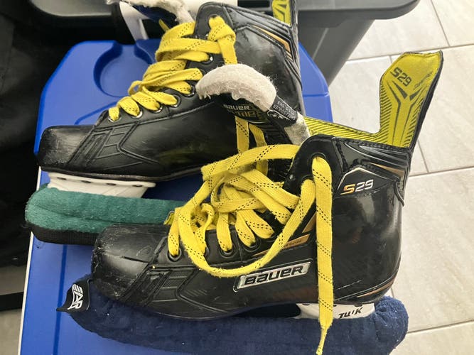 2018 Bauer Supreme S29 Hockey Skates 5(Used)