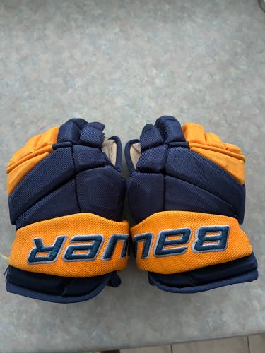 Bauer Vapor Pro Team Gloves 12" (Used)