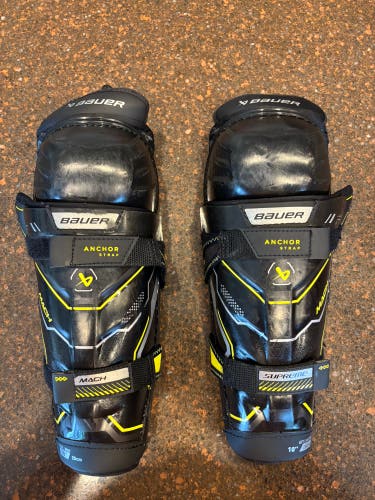 Youth Bauer Supreme Mach 10" Shin Pads (Used)