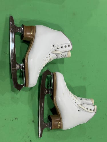 Jackson Ultima Elle Figure Skates Adult 4.5 (Used)