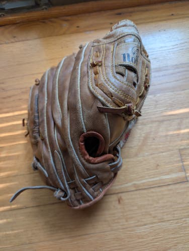 Infield RH Nokona AMG175 Baseball Glove 12" (Used)