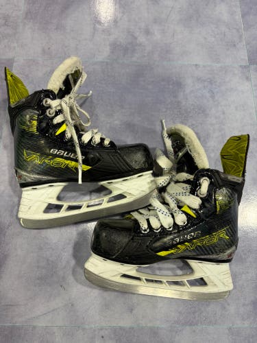 Youth Bauer Vapor X4 Hockey Skates Regular Width 12 (Used)