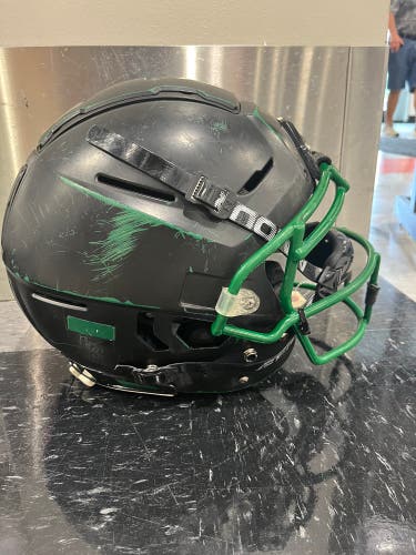 Youth Medium Schutt F7 Helmet (Used)