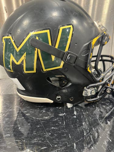 Adult Medium Riddell Victor Helmet (Used)