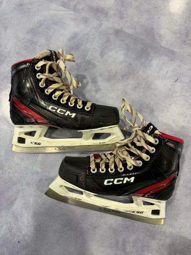 Intermediate CCM EFlex 6.5 Hockey Goalie Skates Size 5 (Used)