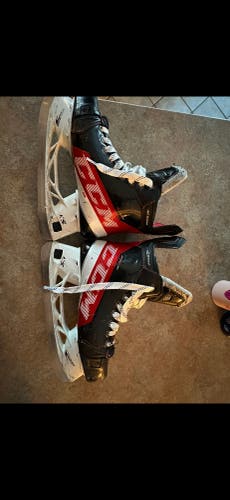 2021 CCM JetSpeed FT4 Pro Hockey Skates Regular Width Size 4.5 (Used)