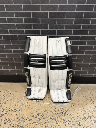 White 36" Senior Vaughn Velocity V5 7800 Goalie Leg Pads (Used)