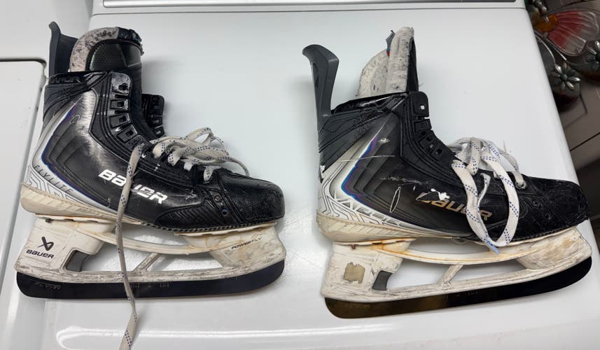 Custom Bauer Vapor Flylite Hockey Skates 8.5 (Used)
