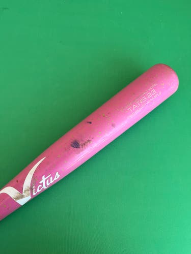 Victus Tatis Maple Bat (-3) 30 oz 33" (Used)