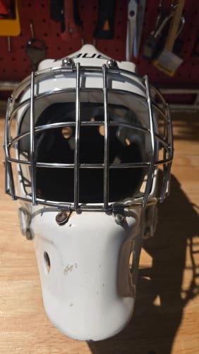 Intermediate Bauer 940 Goalie Mask (Used)