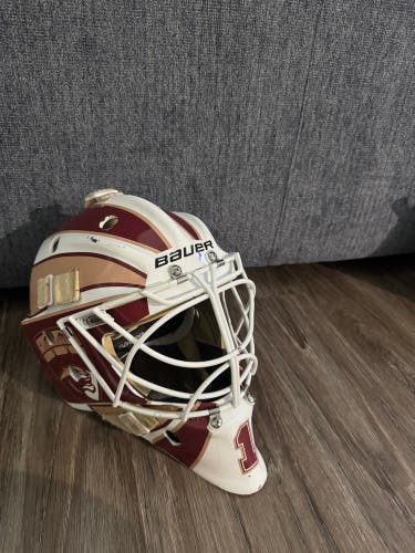 Senior Medium Bauer 960 Goalie Mask (Used)