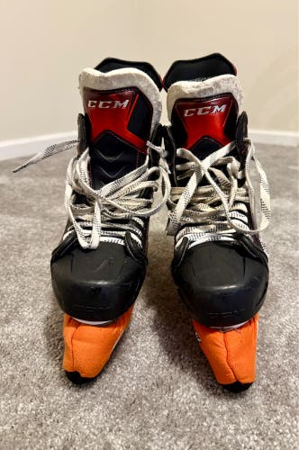 Red 2017 CCM JetSpeed FT380 Hockey Skates Regular Width 8 (Used)