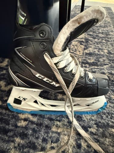 2019 CCM Ribcor 76K Hockey Skates Regular Width Size 1.5 (Used)