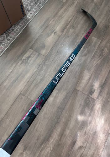 Senior CCM Ribcor Trigger Unleashed Pro Right Handed Hockey Stick P29 85 Flex (Used)