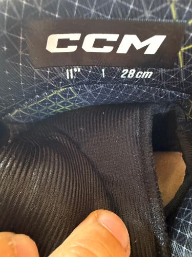 CCM Tacks XF 80 Gloves 11" (Used)