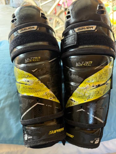 Intermediate Bauer Supreme Ultrasonic 12" Shin Pads (Used)