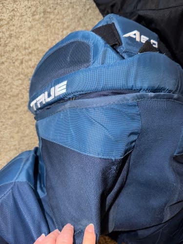 Junior Large True A6.0 Hockey Pants (Used)