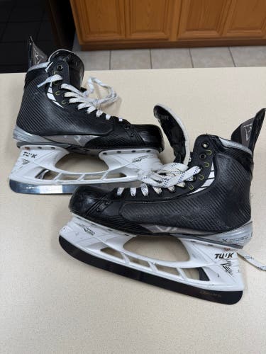 2021 Bauer Vapor Hyperlite Hockey Skates 11.5 (Used)